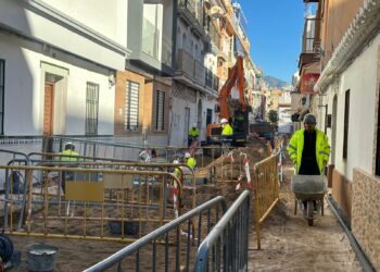 El Ayuntamiento de Fuengirola inicia la remodelación integral de la calle Independencia