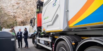 El Ayuntamiento continúa con la modernización del servicio de RSU con la llegada de nuevos vehículos con tecnología punta