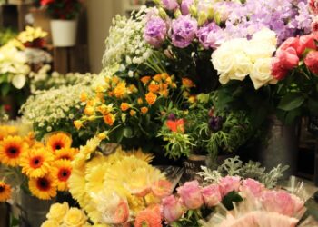 El Ayuntamiento instala un Mercado de Flores con motivo del Día de San Valentín