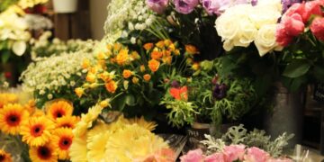 El Ayuntamiento instala un Mercado de Flores con motivo del Día de San Valentín