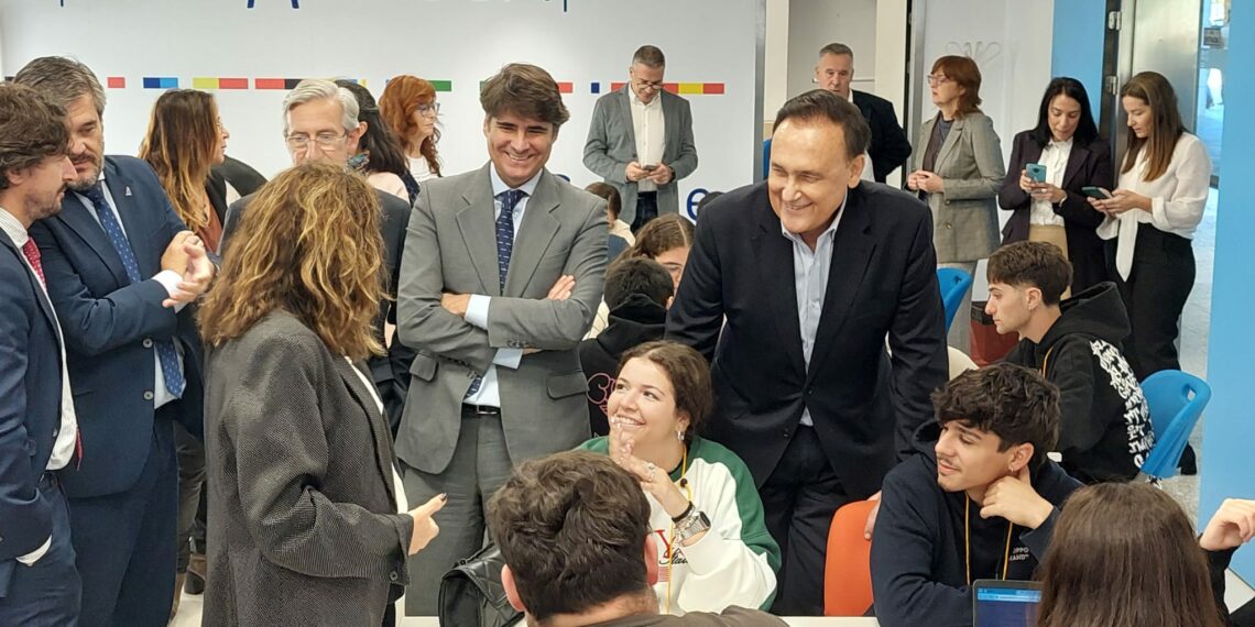 La Junta fomenta el emprendimiento en 52.000 personas con 2.100 actuaciones en 2024