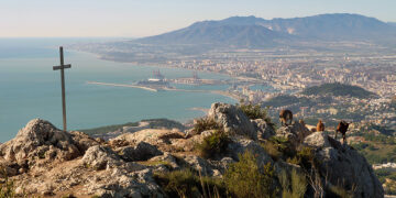 Rescatan a una excursionista herida en la zona del Monte de San Antón, en Málaga