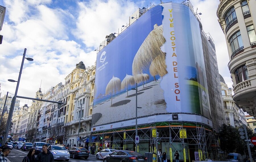 La Costa del Sol culmina Fitur con imágenes promocionales en enclaves madrileños