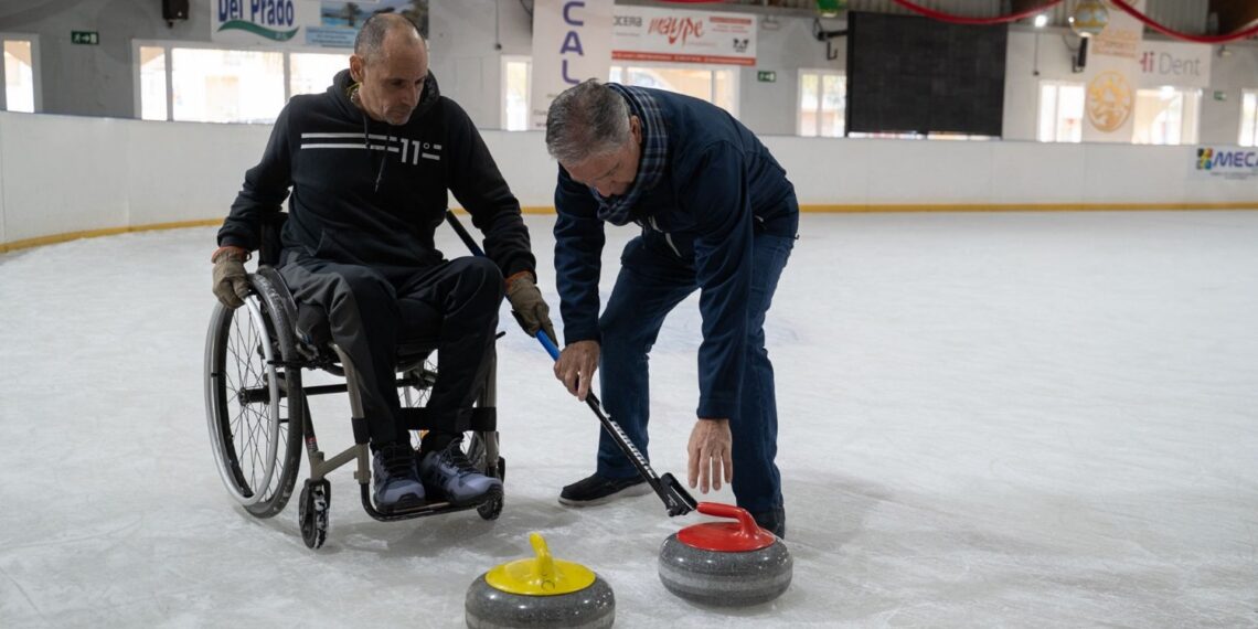 Benalmádena lanza el primer equipo de curling en silla de ruedas de Andalucía