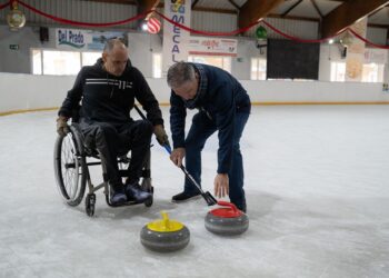 Benalmádena lanza el primer equipo de curling en silla de ruedas de Andalucía