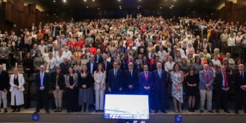 El Hospital Regional Universitario de Málaga rinde homenaje a su personal jubilado de los últimos tres años
