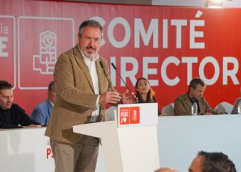 Espadas anuncia que renuncia a concurrir a las primarias del PSOE andaluz