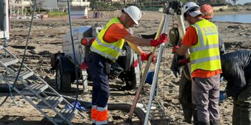Acosol ejecuta la reparación de dos tramos de la red de saneamiento de Estepona y Marbella para reducir la conductividad