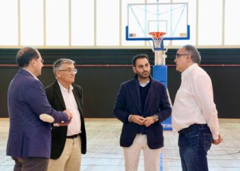 Marbella trabaja con las federaciones española y andaluza de baloncesto para que el nuevo pabellón de San Pedro sea sede de competiciones oficiales