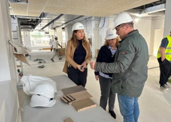 Vecinos de Fuengirola eligen el nombre de Gloria Fuertes para la nueva Biblioteca de Los Boliches