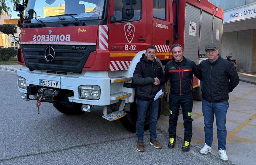 El CPB de la Diputación de Málaga cede un camión de bomberos a Melilla tras perder dos vehículos en un siniestro