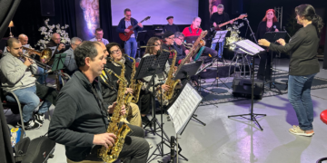 Conociendo a La Little Big Band: un grupo multicultural de jazz y un plan de San Valentín en Benalmádena