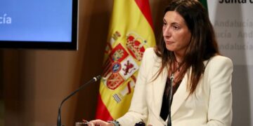 Loles López condena el presunto crimen machista de una mujer de 48 años en Benalmádena