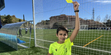 «Mamá, quiero ser árbitro»: Yoel, el marbellí de 13 años referente en el arbitraje de Andalucía