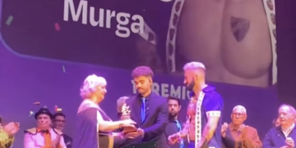 ‘Fuerte y flojo’, la Murga de Torremolinos, primer premio del Carnaval de Málaga 2025