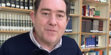 El guardián de la historia del primer instituto de Torremolinos: «Si la historia no se escribe, se pierde»