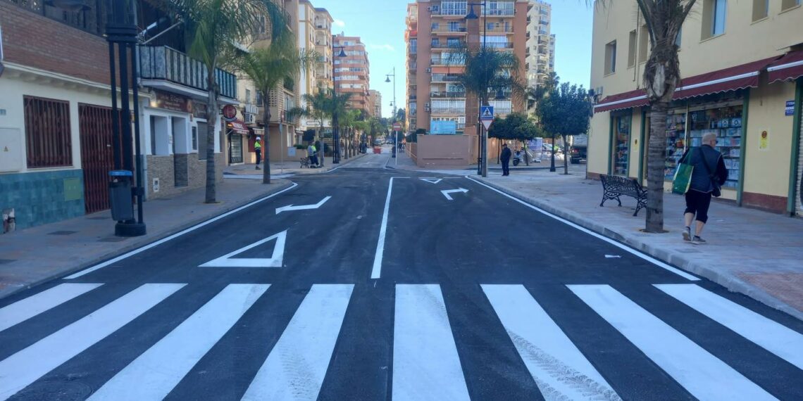 El Ayuntamiento de Fuengirola concluye la reordenación del tráfico en la parte final de la avenida de Acapulco