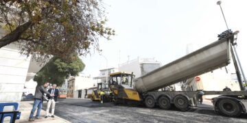 Avanzan los trabajos de asfaltado en las calles Guadalajara y San Miguel de San Pedro