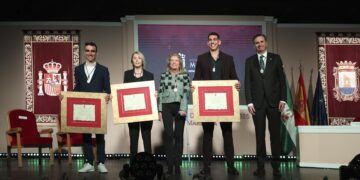 Marbella entrega las Medallas de la Ciudad a los deportistas Elena Benítez, Luis Ángel Maté y Ayoub Ghadfa