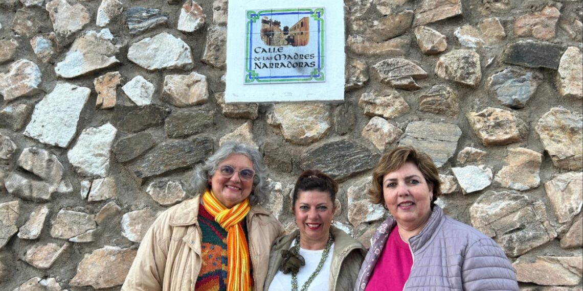 Madres Narradoras y la red de la vida: el proyecto de cuentos y lecturas que encandila a los niños de Mijas