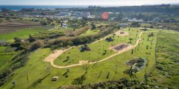 Estepona invertirá 4,4 millones de euros en el refuerzo de maquinaria y personal para el mantenimiento y conservación de zonas verdes y playas