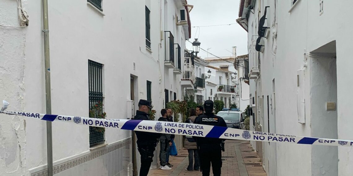 Benalmádena llora la muerte de Lina, primera víctima de violencia machista en Andalucía en 2025