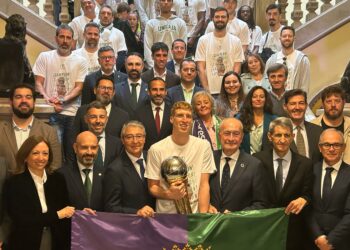 Fiesta en Málaga por la histórica Copa conseguida por el Unicaja en la final ante el Real Madrid