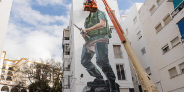 El Ayuntamiento de Estepona restaura uno de los murales artísticos de mayores dimensiones de España