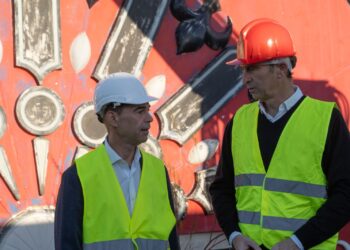 Comienza el grueso de los trabajos de desguace del Willow, que avanzan a buen ritmo en el Puerto de Benalmádena