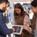 La campaña para enseñar el uso de los más de 200 contenedores marrones llega a las calles de Benalmádena