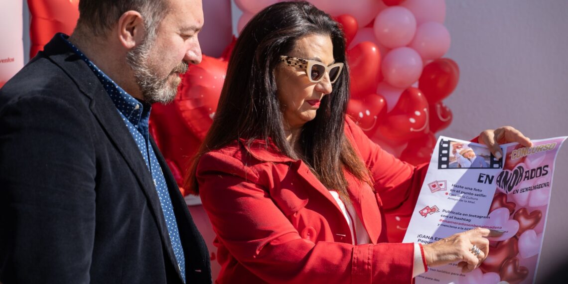 Presentado, junto a la ACEB, el Concurso selfie ‘Enamorados en Benalmádena’