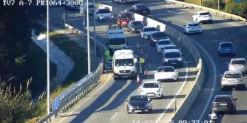 Un siniestro en Estepona corta el carril derecho de la A-7 y ralentiza el tráfico hacia Marbella