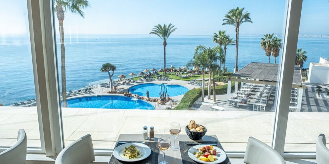 Hoteleros de la Costa del Sol prevén una ocupación del 72,84% durante el puente de Andalucía