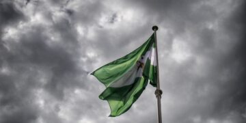 Dos de cada tres andaluces piensan que la CCAA recibe peor trato del Gobierno que otros territorios, según el Centra