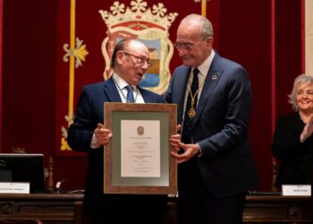 Fosforito, Hijo Adoptivo de Málaga y Medalla de la Ciudad