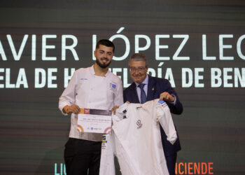 Javier López León, de la escuela de Benahavís, ganador del Concurso Provincial Jóven Chef Sabor a Málaga en el marco de H&T