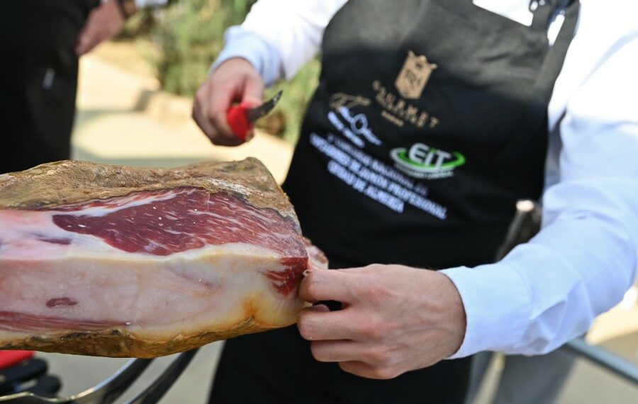 Casares será sede de la final del Campeonato de Andalucía de Cortadores de Jamón 2025