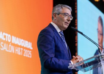 Salado destaca que empleo turístico supone el 18,2% del empleo en la provincia y ha crecido un 6,8%