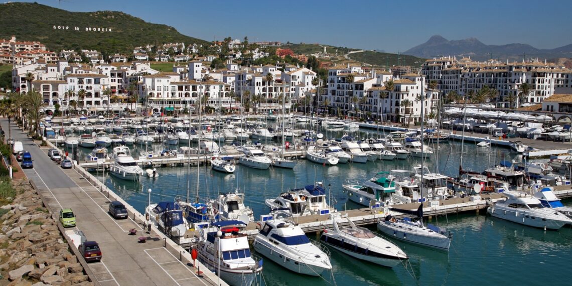 El Puerto de la Duquesa en Manilva acoge una jornada de formación en emergencias