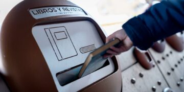 Los libros depositados en los puntos limpios tienen una segunda vida solidaria