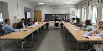 Diputación y las farmacias rurales aliadas en la atención social de pequeños municipios malagueños