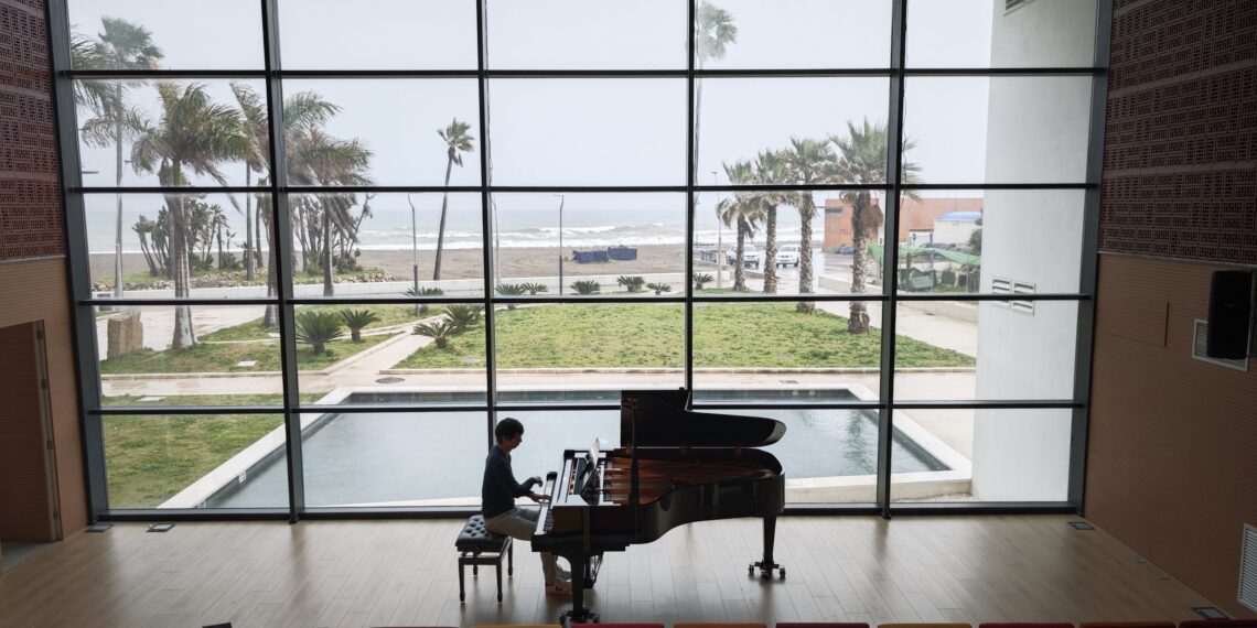 El Ayuntamiento de Estepona adquiere tres pianos profesionales para los alumnos del Conservatorio de Música