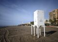 El Ayuntamiento comienza a instalar las nuevas  torres para el servicio de vigilancia y salvamento