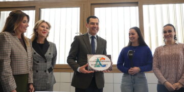 Moreno inaugura el IES Ana Carmona ‘Veleta’ en Mijas, ejemplo del compromiso del Gobierno andaluz con la enseñanza pública en Andalucía