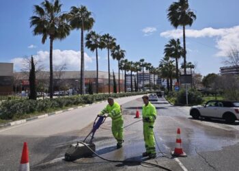 Cambios en el sentido de la circulación en dos carriles de acceso a la avenida Juan Carlos I desde la autovía para mejorar la fluidez del tráfico
