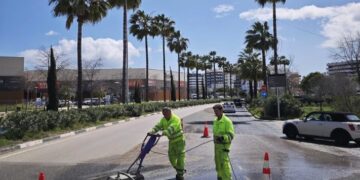 Cambios en el sentido de la circulación en dos carriles de acceso a la avenida Juan Carlos I desde la autovía para mejorar la fluidez del tráfico