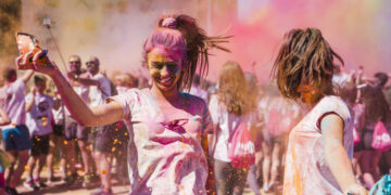 Benalmádena celebra el festival Holi con música, colores y tradición hindú
