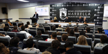 Expertos, jóvenes y representantes institucionales reflexionan en Marbella sobre los desafíos y los impactos reales del cambio climático