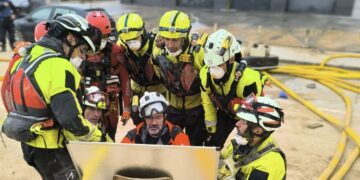 Los Bomberos de Fuengirola desplazados a Valencia recibirán la Medalla de Oro del Cuerpo