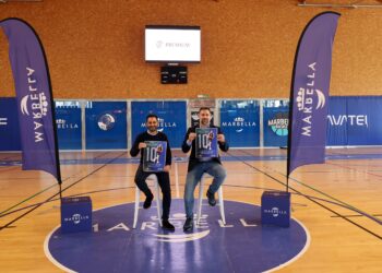 Marbella pone a los clubes de baloncesto locales una docena de becas y un precio especial para los empadronados en la ciudad para participar en el campus Carlos Cabezas